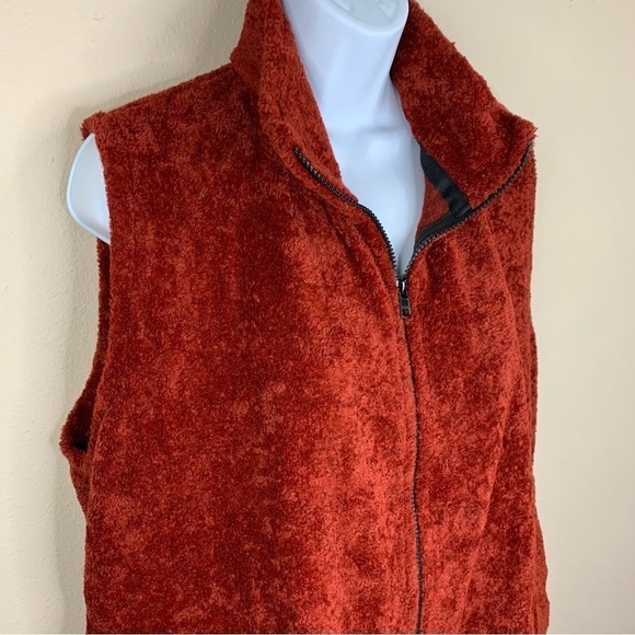 M Burgundy Red Faux Fur Sleeveless Vest Silver Thread Outerwear Medium Zip - Picture 10 of 10